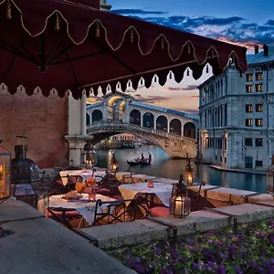 **** Otel Al Ponte Antico İtalya